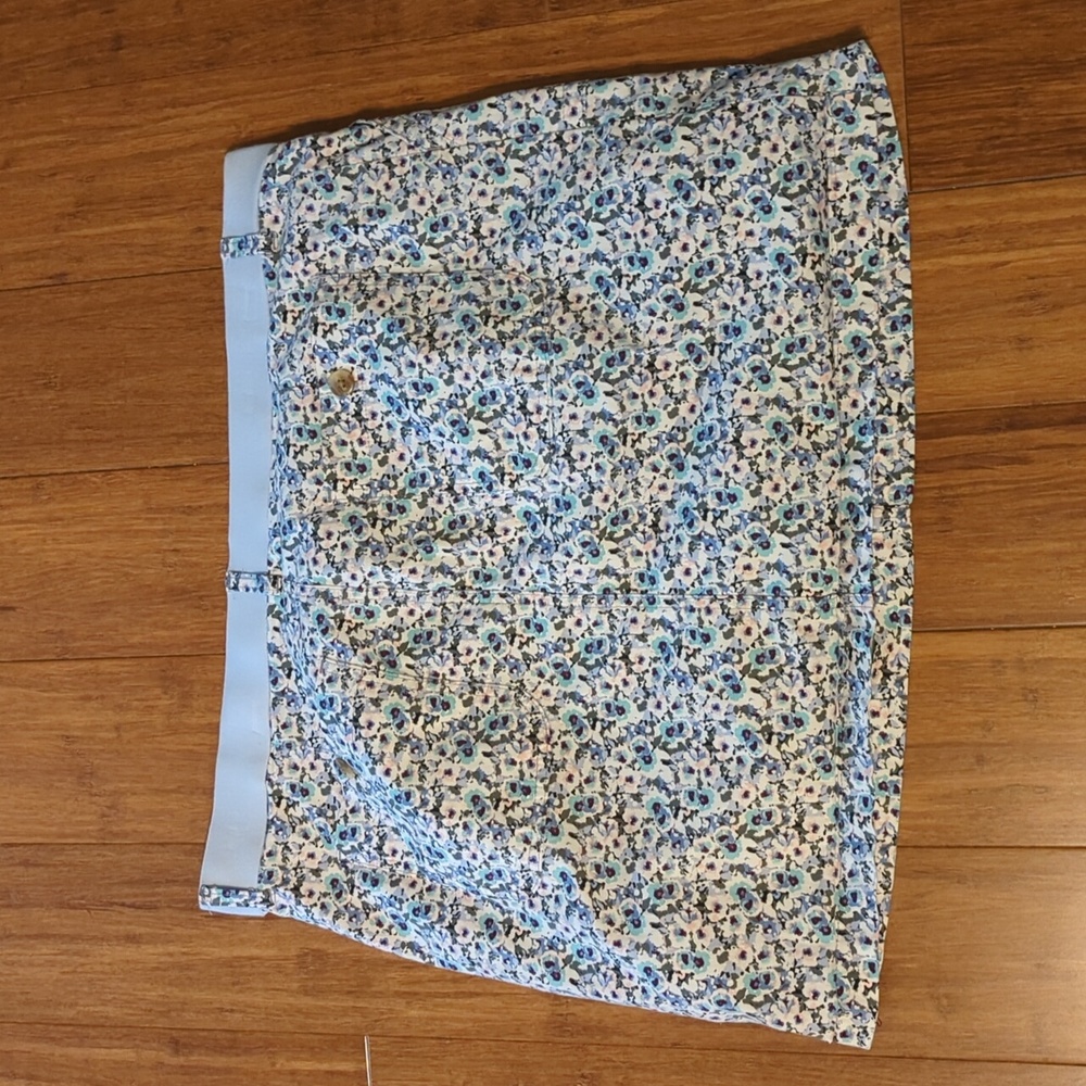 Lee Watercolor Floral Regular Fit Midrise Skort - Picture 8 of 8